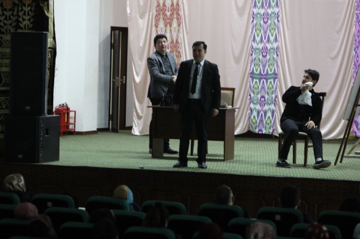 Jizzax viloyati Musiqali drama teatri Mirzacho`lda